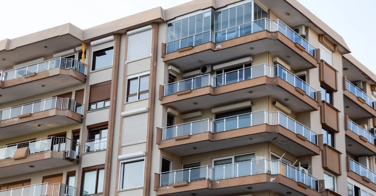 Tuzla’da Site Bloğunda Genç Kadın Hayatını Kaybetti