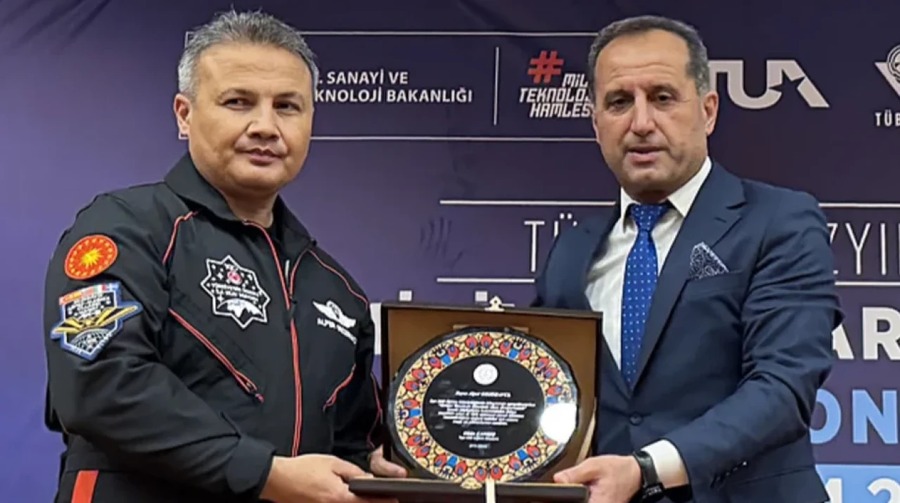 İlk Türk Astronot Tuzla’da Uzay Deneyimlerini Öğrencilerle Paylaştı