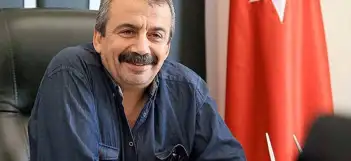Sırrı Süreyya Önder kalp krizi mi geçirdi, Öldü mü, Sağlık Durumu Nedir, Hangi Hastahane'de!
