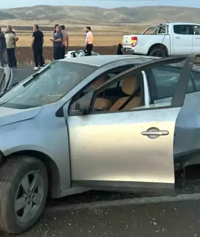 Siirt Kurtalan’da İki Otomobil Çarpıştı Beş Kişi Yaralandı