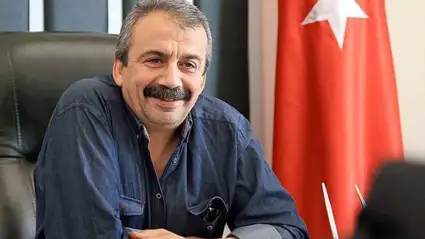 Sırrı Süreyya Önder kalp krizi mi geçirdi, Öldü mü, Sağlık Durumu Nedir, Hangi Hastahane'de!