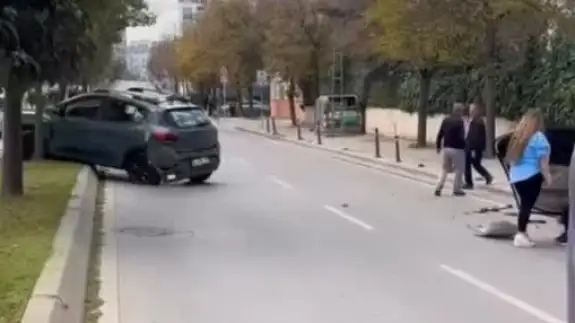 Tuzla İstasyon Caddesi’nde Zincirleme Kaza